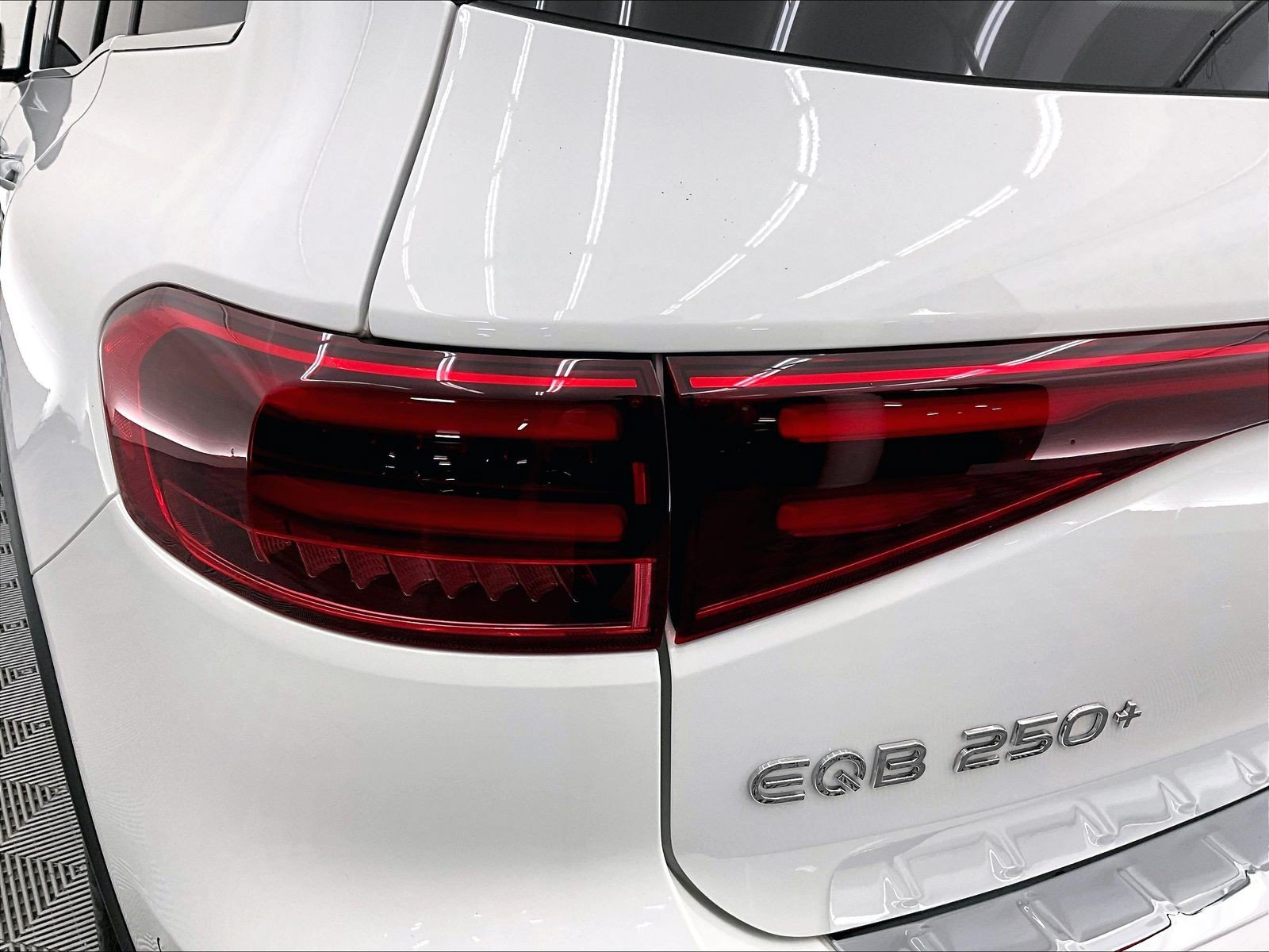 Certified 2024 Mercedes-Benz EQB 250+ image 27
