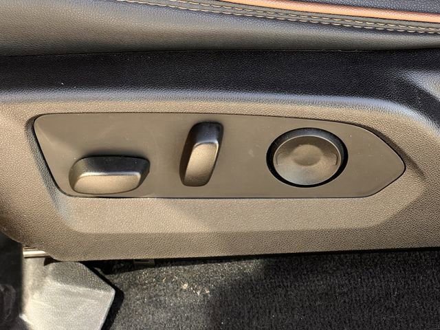 Used 2024 GMC Canyon AT4 image 25