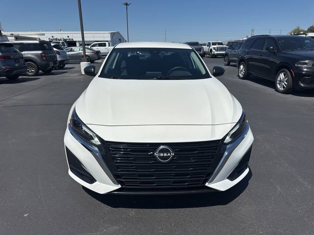 Used 2025 Nissan Altima 2.5 SV FWD image 8