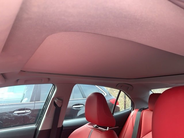 Used 2022 Toyota Camry XSE w/ Navigation Package image 11