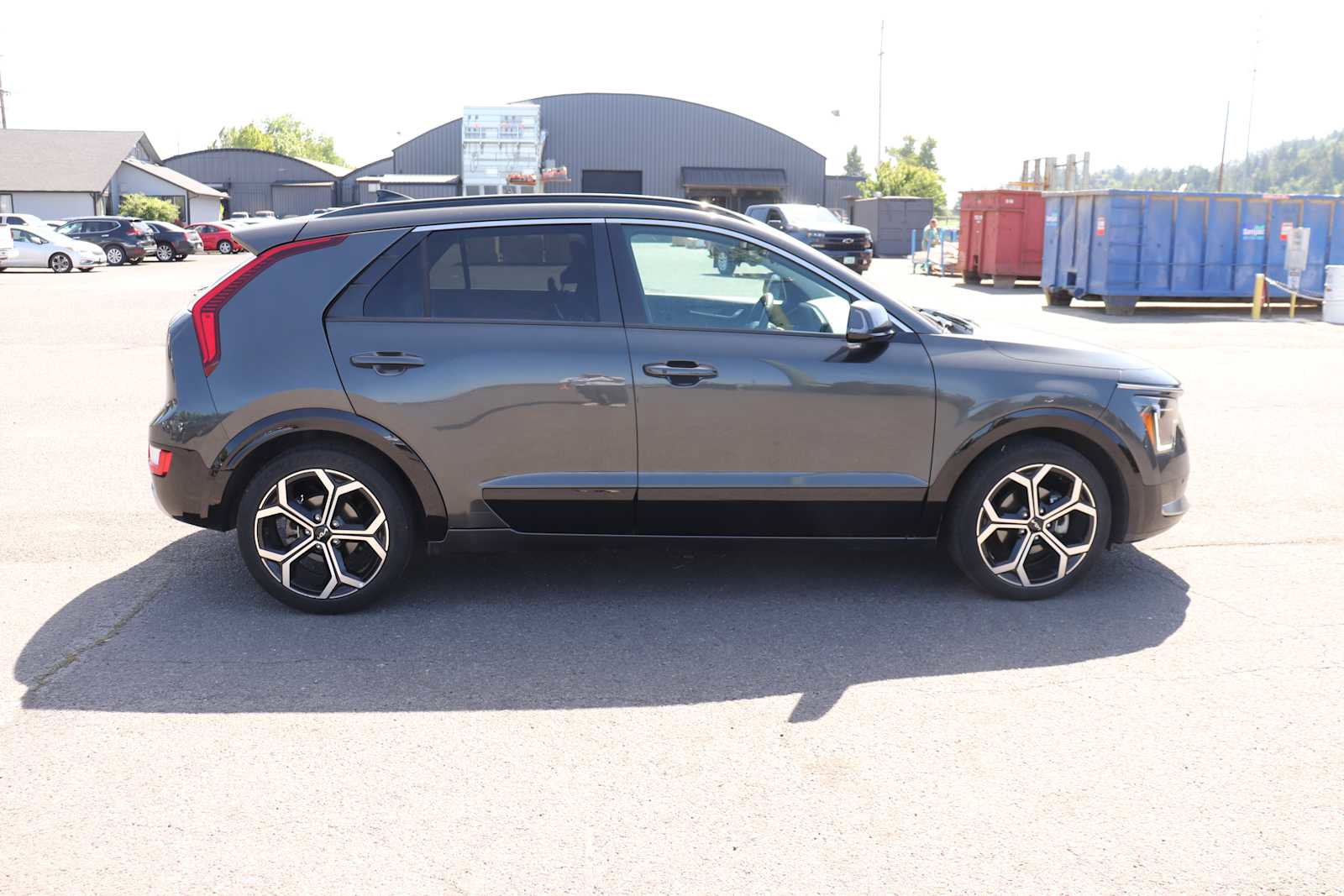 Used 2023 Kia Niro EX Touring FWD image 4
