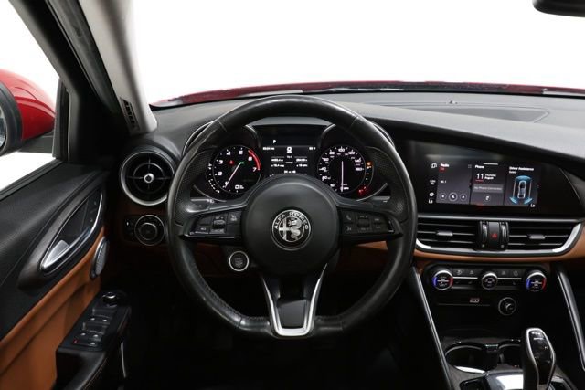 Used 2020 Alfa Romeo Giulia Ti w/ Active Blind Spot Package image 11