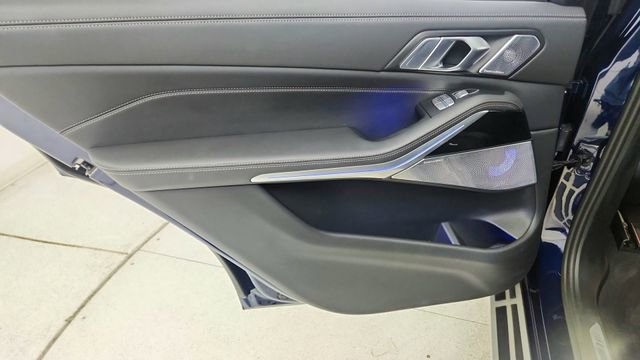 Used 2024 BMW X7 xDrive40i w/ Executive Package image 36