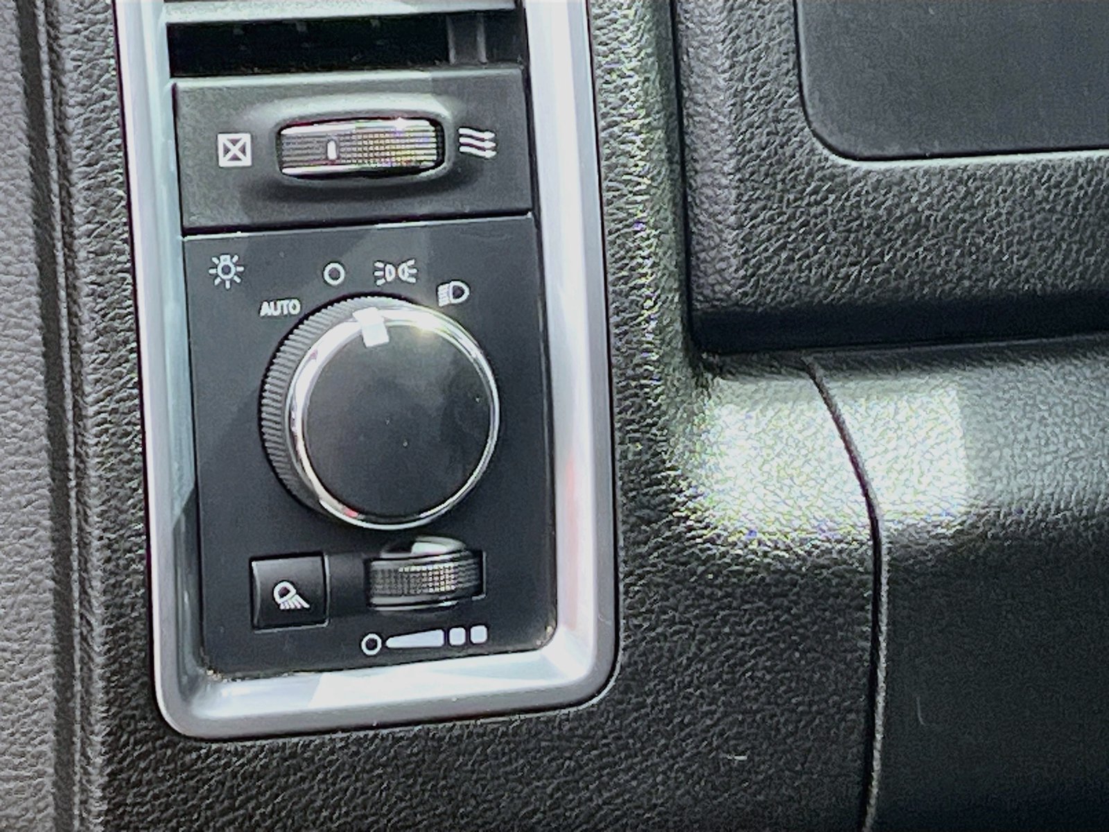 Used 2022 RAM 1500 Warlock w/ Electronics Group AWD/4WD image 10