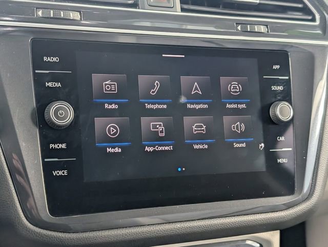 Used 2024 Volkswagen Tiguan SE image 17