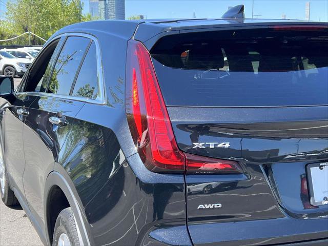 Used 2022 Cadillac XT4 Luxury w/ Cold Weather Package AWD/4WD image 13