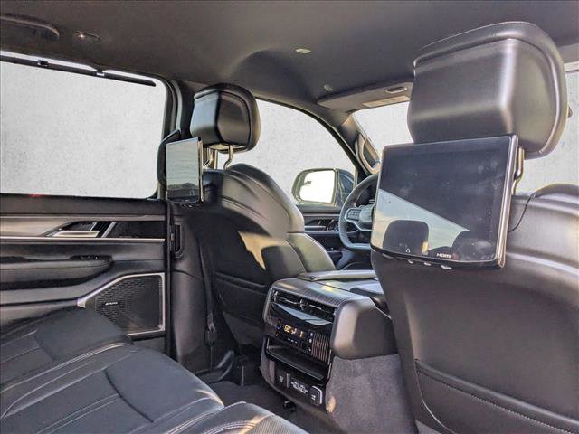 Used 2023 Jeep Wagoneer Series III w/ Rear Seat Video Group 1 image 19