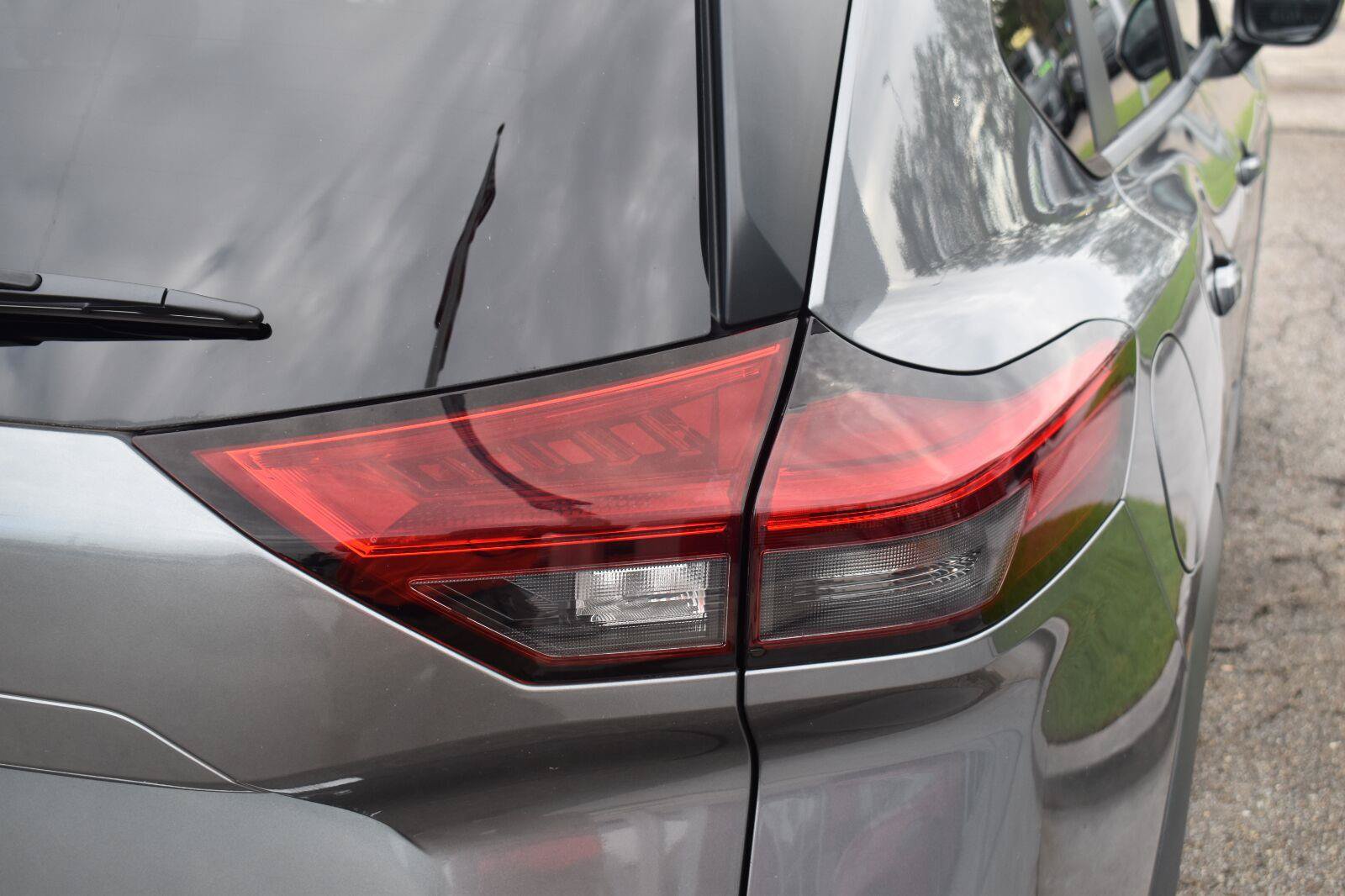 Used 2023 Nissan Rogue SV w/ SV Premium B Package FWD image 9