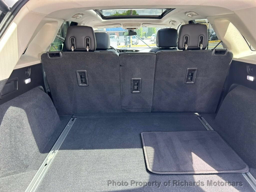 Used 2018 Cadillac XT5 Luxury w/ Driver Awareness Package AWD/4WD image 18