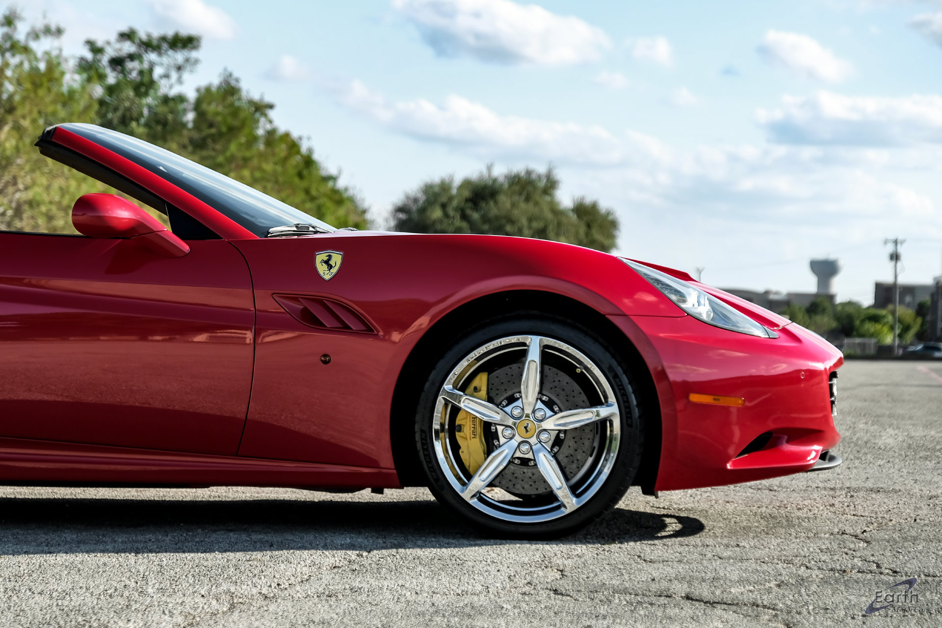 Used 2014 Ferrari California RWD image 27