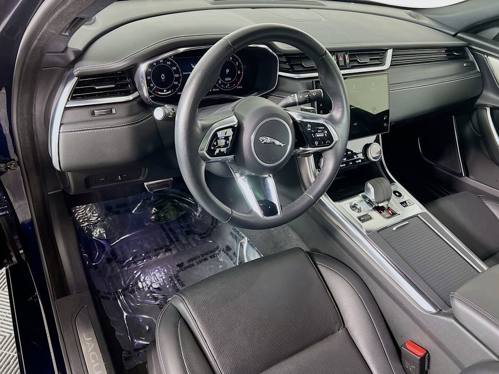 Certified 2024 Jaguar XF R-Dynamic SE AWD/4WD image 9