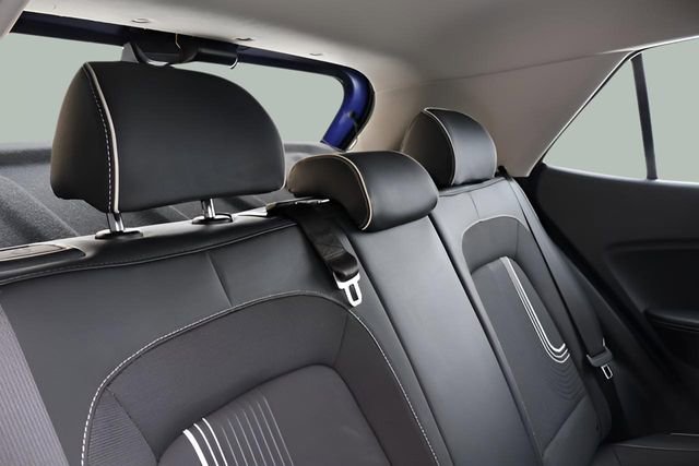 Used 2023 Hyundai Venue Limited image 15