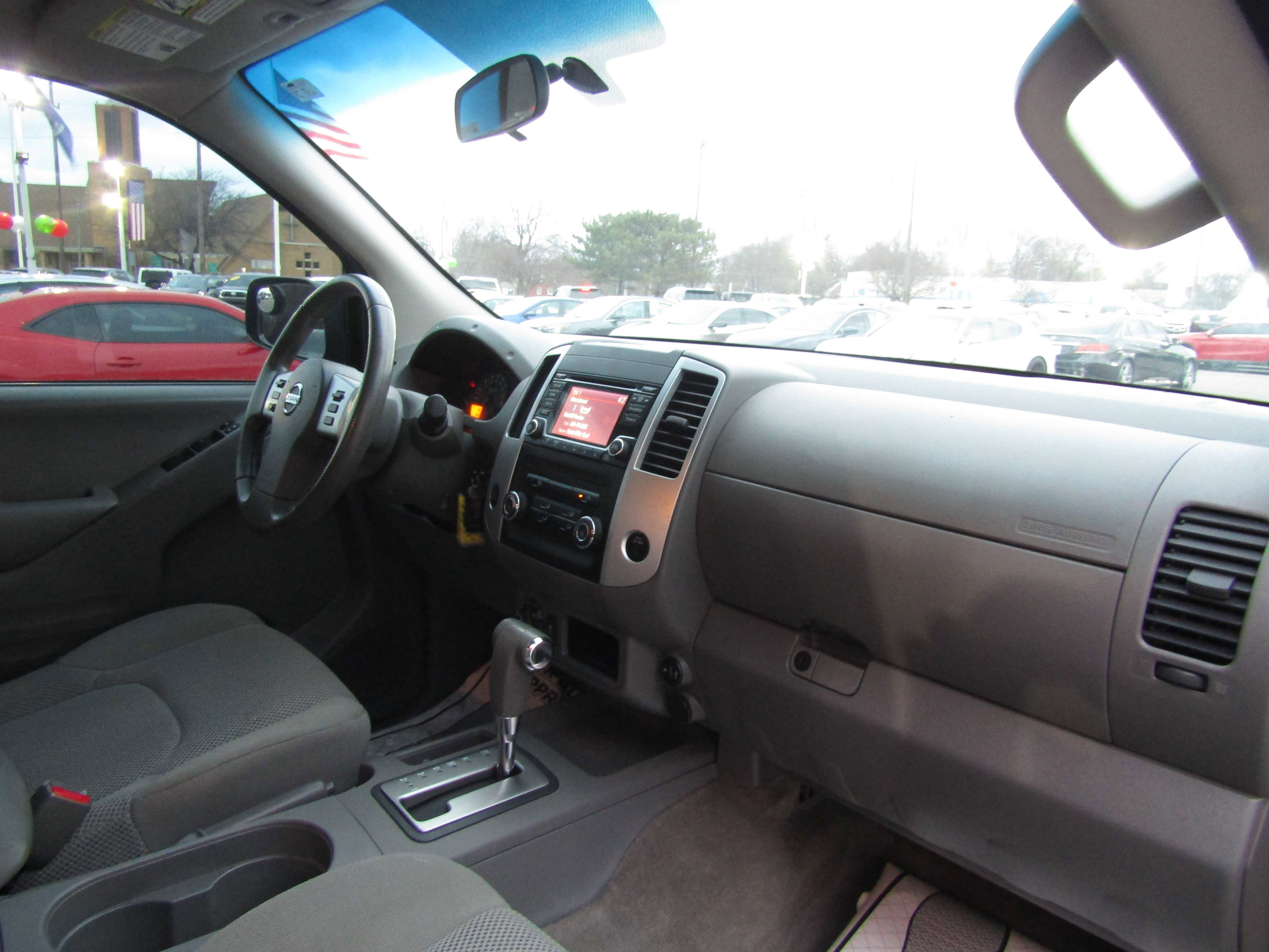 Used 2018 Nissan Frontier SV AWD/4WD image 26