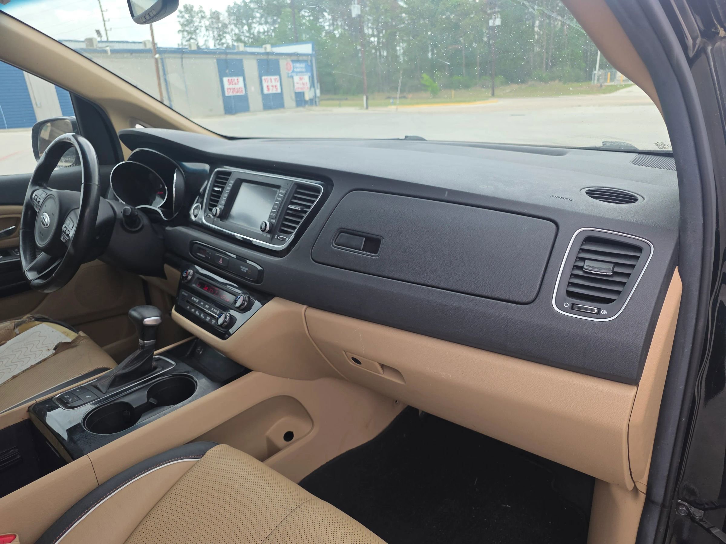 Used 2017 Kia Sedona EX image 26