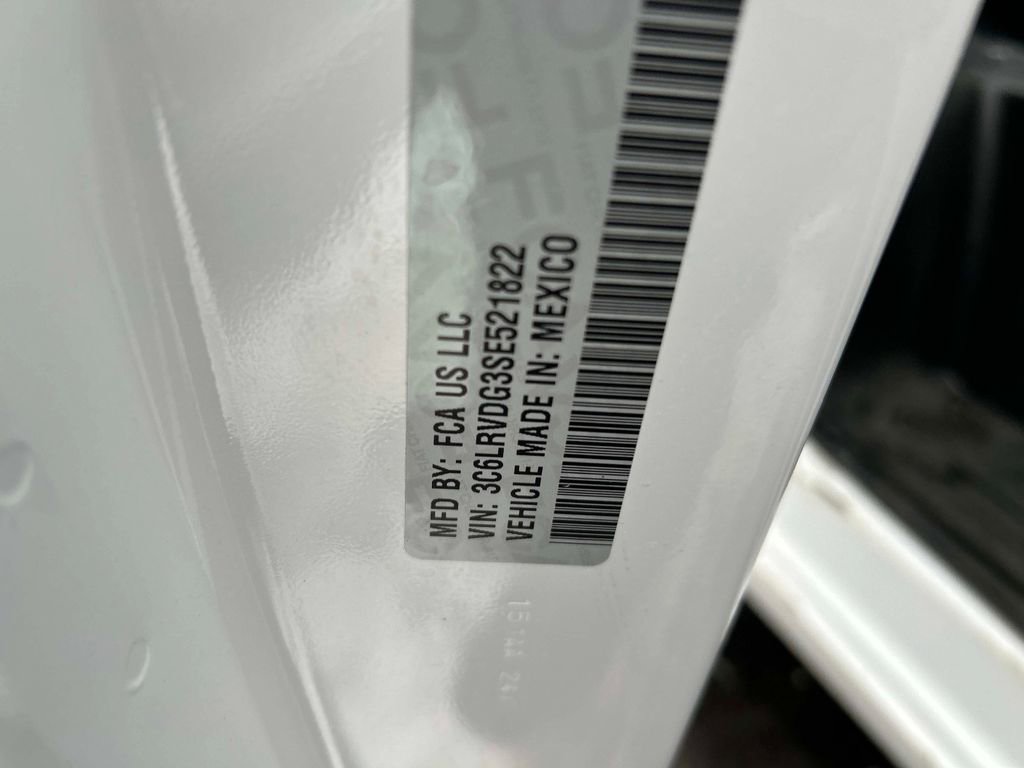 Used 2025 RAM ProMaster 2500 w/ Convenience Group image 32