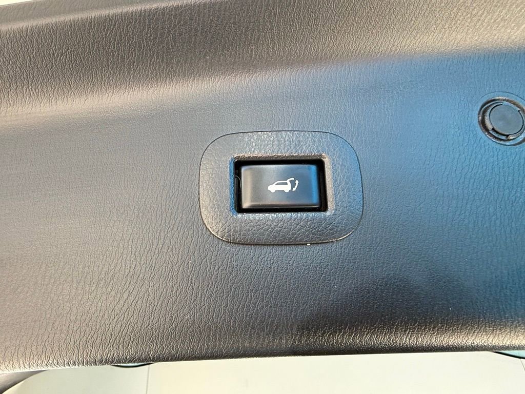 Used 2020 Nissan Armada SL w/ Premium Package image 29