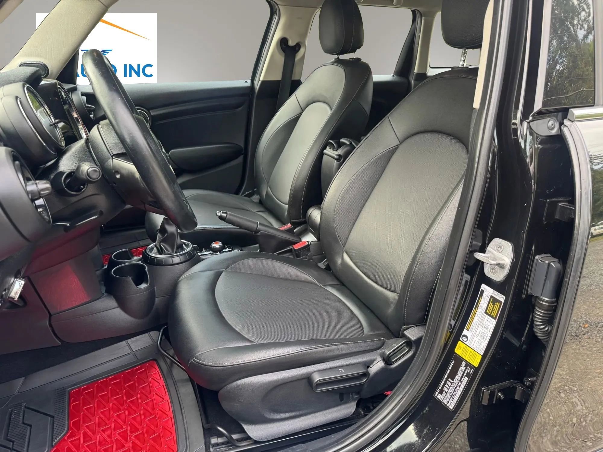 Used 2016 MINI Cooper 4-Door Hardtop w/ Premium Package image 13