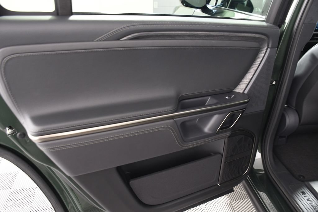 Used 2023 Rivian R1S Adventure AWD/4WD image 25