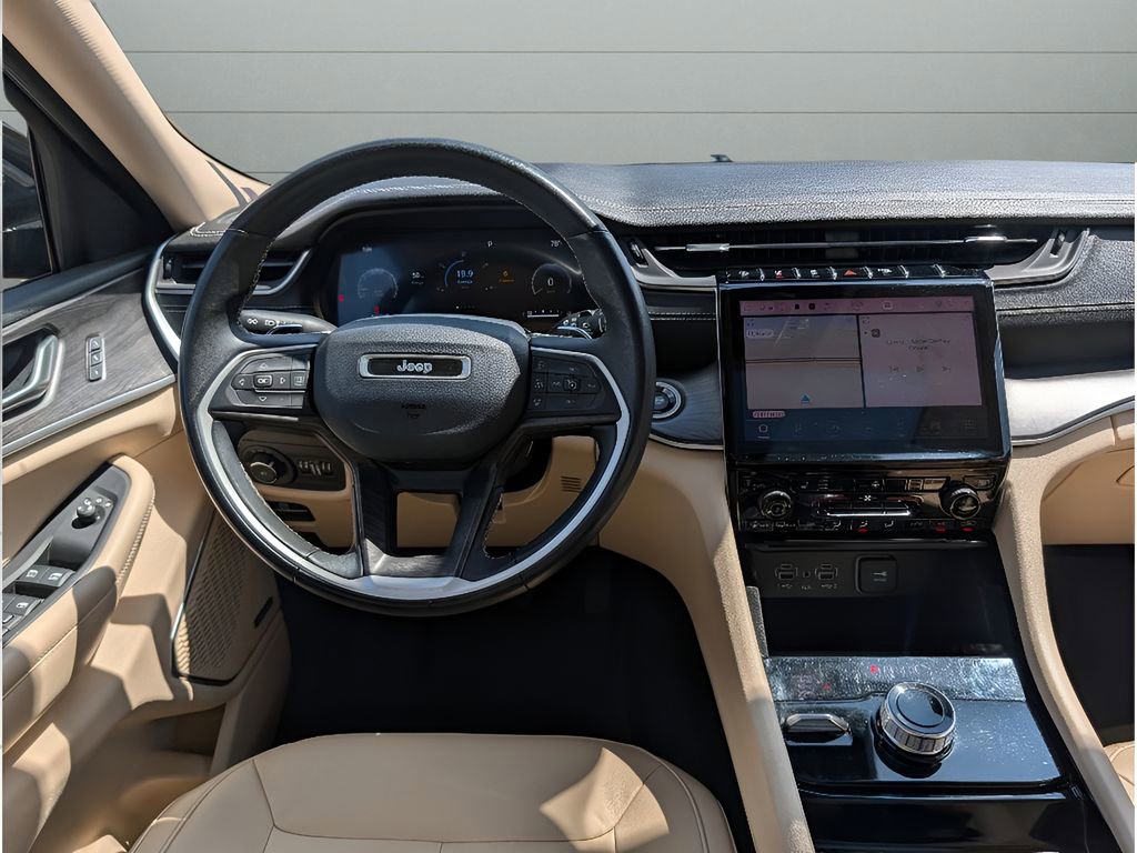 Used 2022 Jeep Grand Cherokee Limited image 29