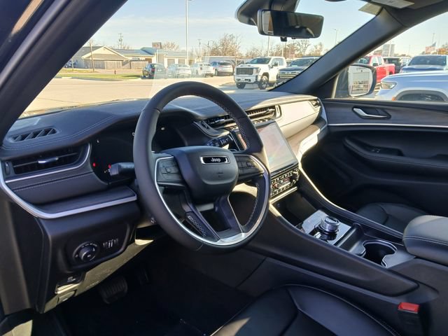 New 2025 Jeep Grand Cherokee Limited w/ Luxury Tech Group II AWD/4WD image 9