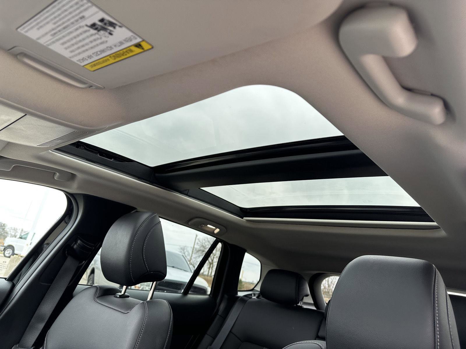 Used 2025 MAZDA CX-50 AWD 2.5 S w/ Premium Package image 35