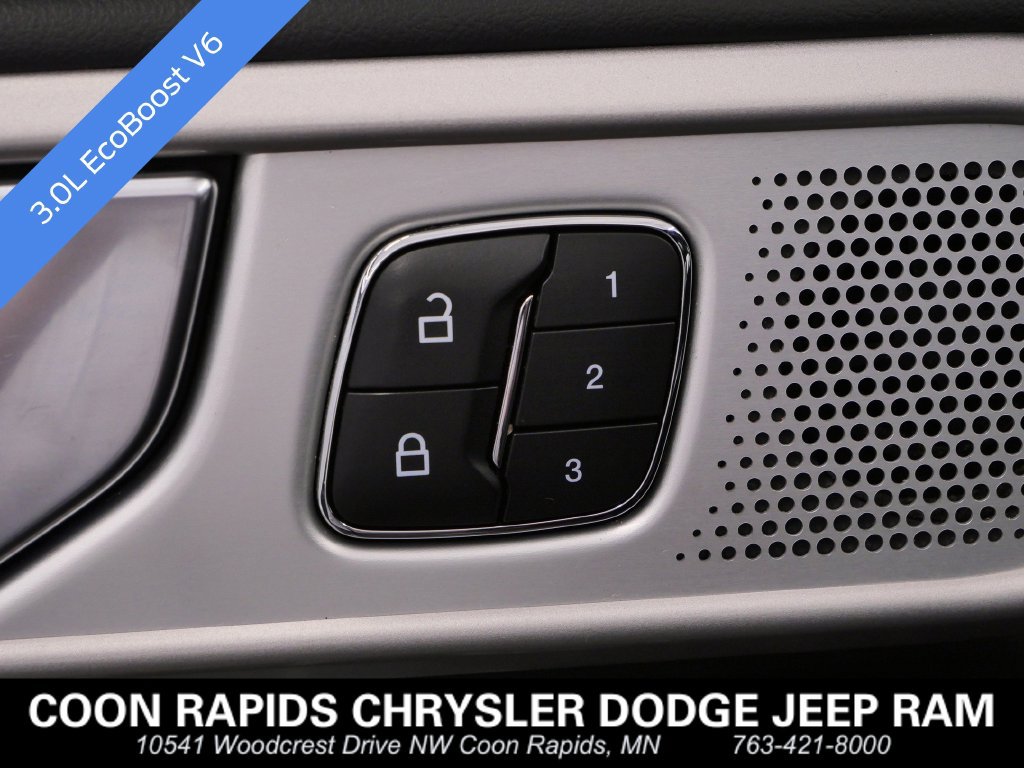 Used 2022 Ford Explorer Platinum w/ Equipment Group 601A AWD/4WD image 18