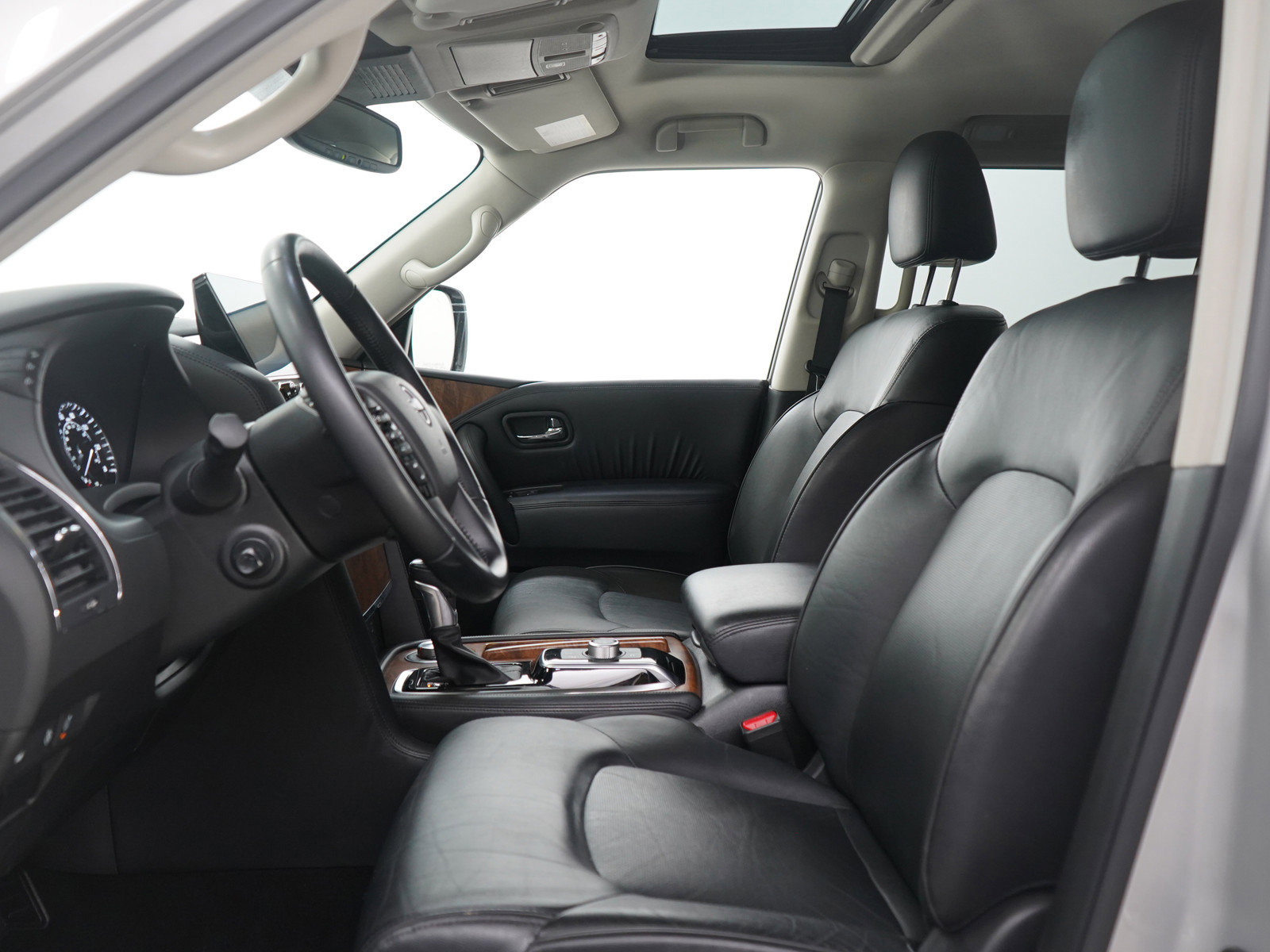 Used 2024 Nissan Armada SL image 26