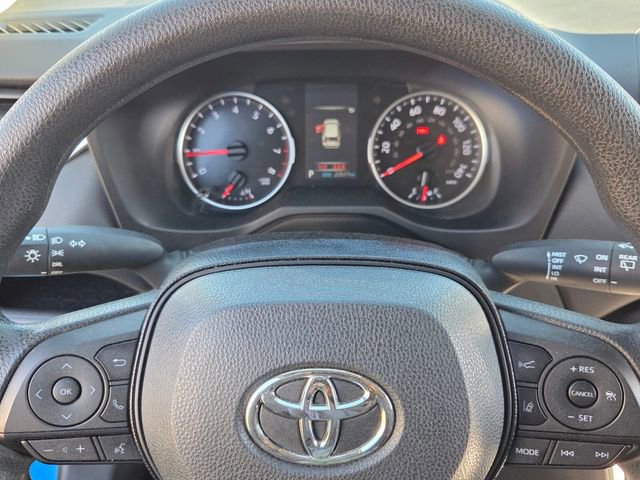 Used 2021 Toyota RAV4 LE image 22