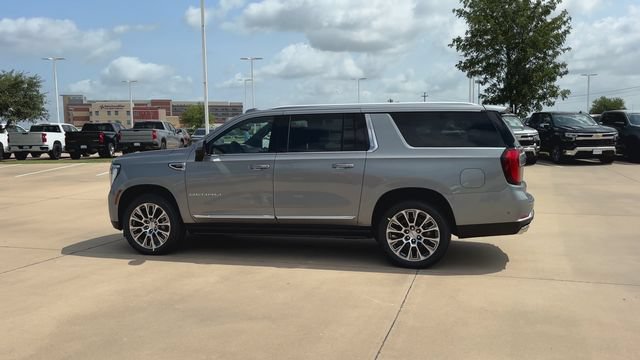 New 2026 GMC Yukon XL Denali w/ Denali Reserve Package AWD/4WD image 6
