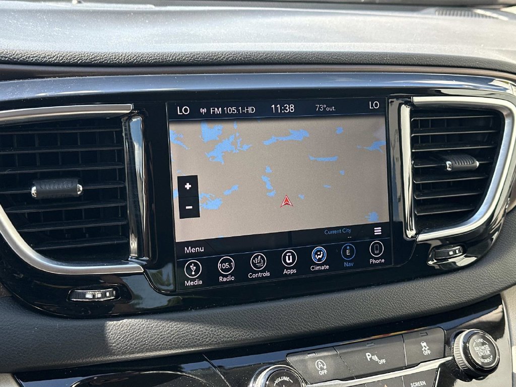 Used 2018 Chrysler Pacifica Touring-L Plus FWD image 29