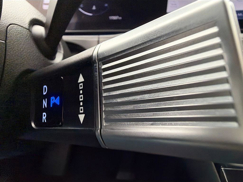 Used 2025 Hyundai Santa Fe Limited image 30