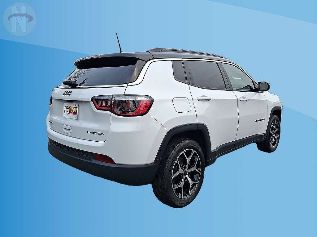 Used 2025 Jeep Compass Limited AWD/4WD image 12