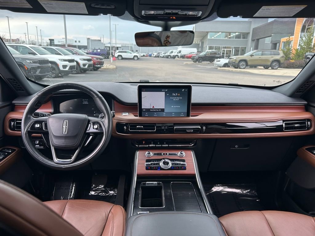 Used 2023 Lincoln Aviator Reserve w/ Equipment Group 201A image 9