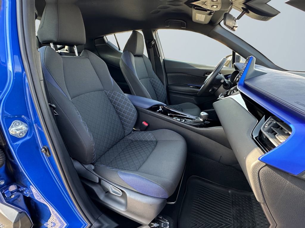 Used 2020 Toyota C-HR XLE image 15