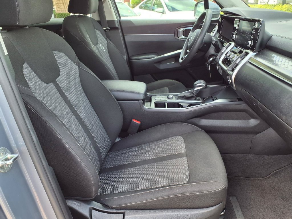 Used 2021 Kia Sorento LX FWD image 14