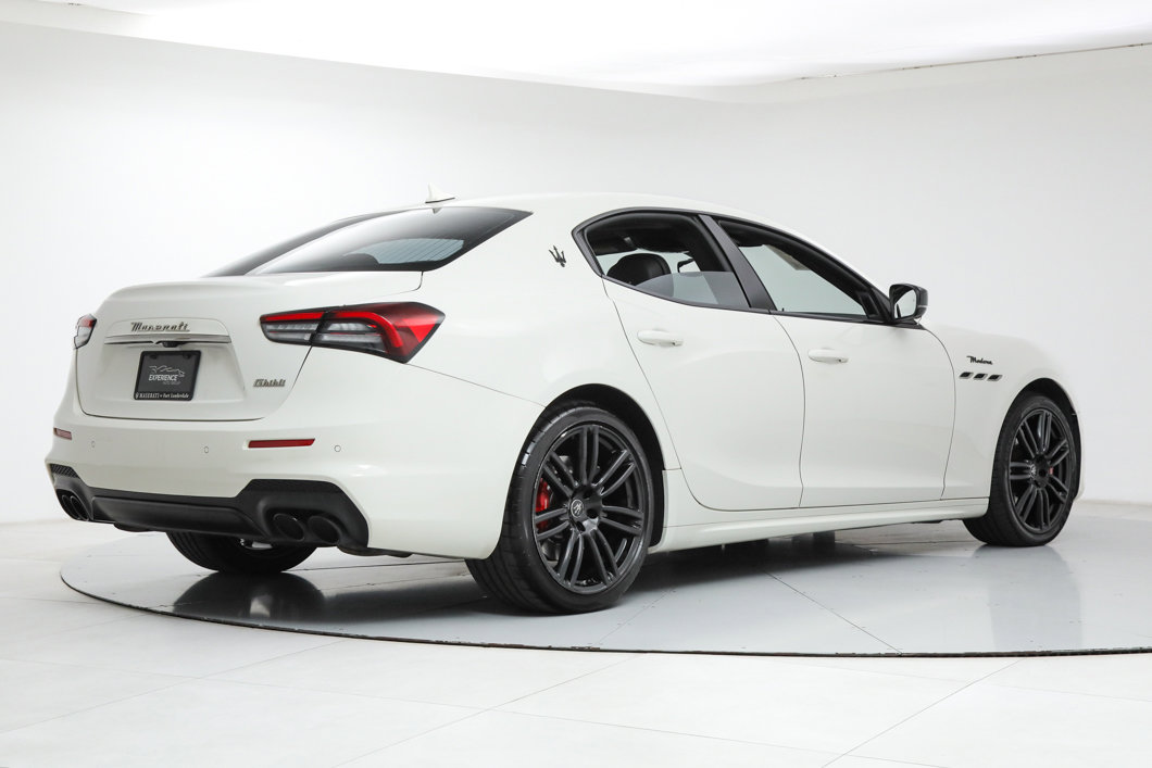 Certified 2023 Maserati Ghibli Modena Q4 AWD/4WD image 5