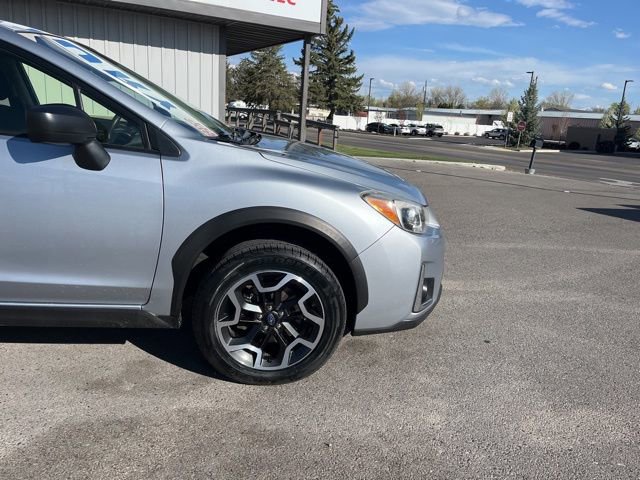 Used 2017 Subaru Crosstrek 2.0i AWD/4WD image 16
