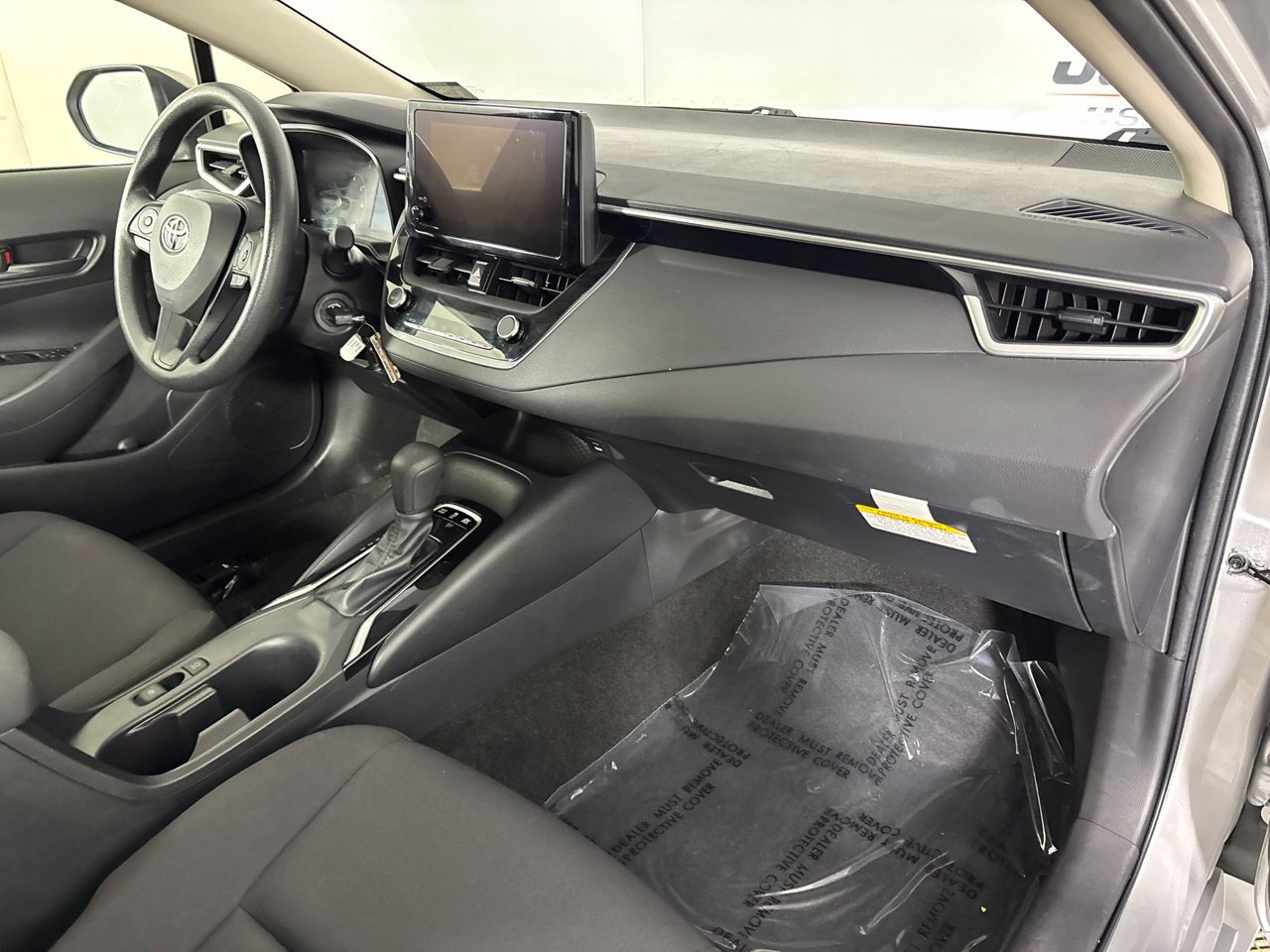 Used 2025 Toyota Corolla LE FWD image 31