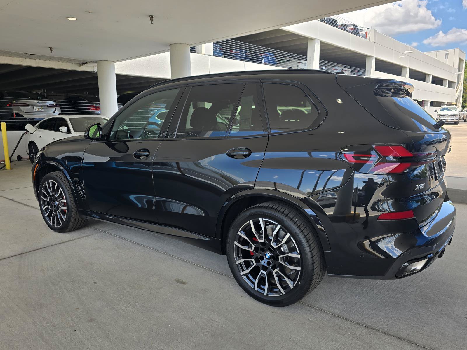 New 2026 BMW X5 xDrive50e w/ Executive Package AWD/4WD image 25