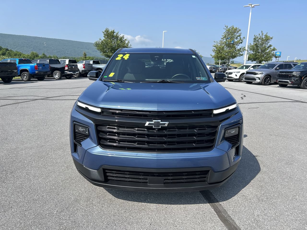 Used 2024 Chevrolet Traverse LS w/ Midnight/Sport Edition AWD/4WD video 2
