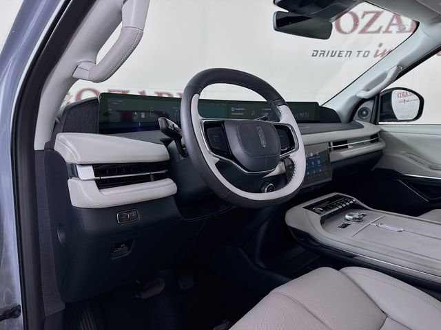 New 2025 Lincoln Navigator L Reserve image 9