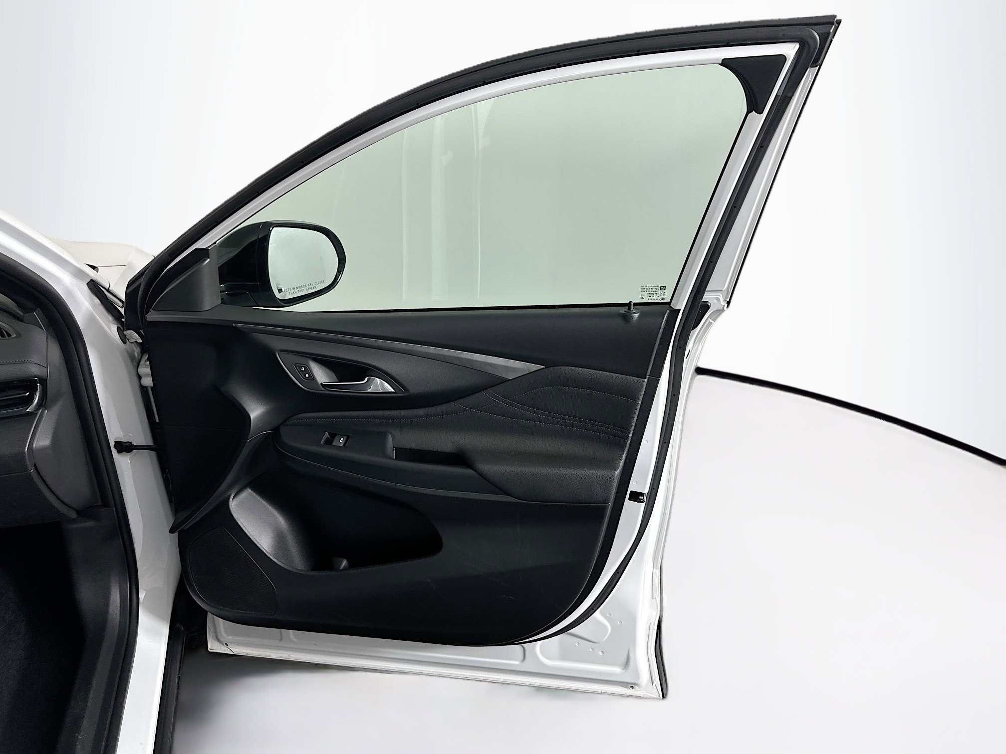 Used 2025 Buick Envista Sport Touring image 29