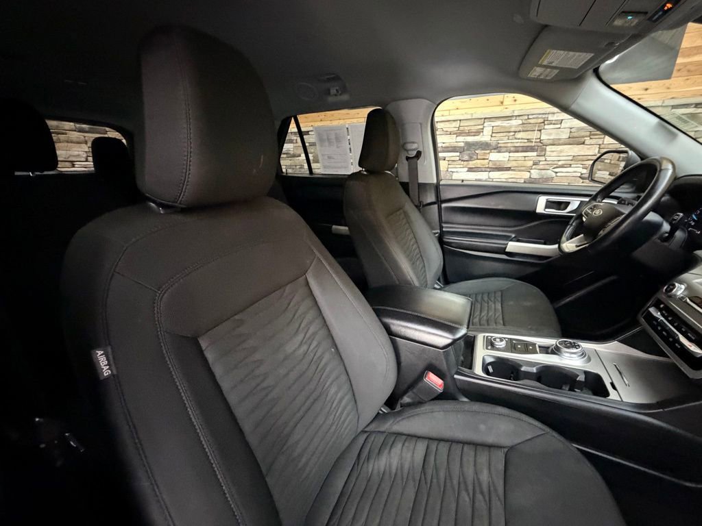 Used 2021 Ford Explorer XLT image 16