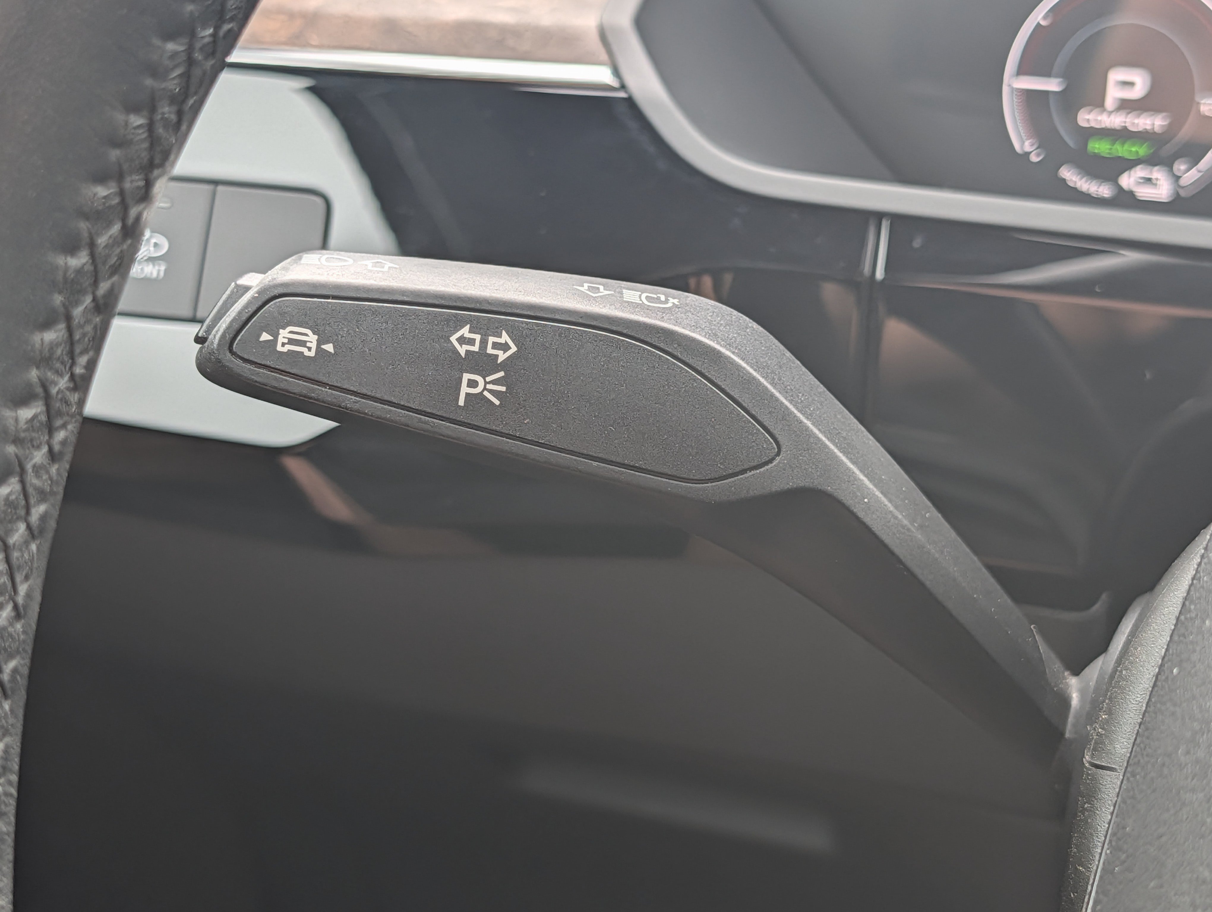Used 2021 Audi e-tron Premium AWD/4WD image 32