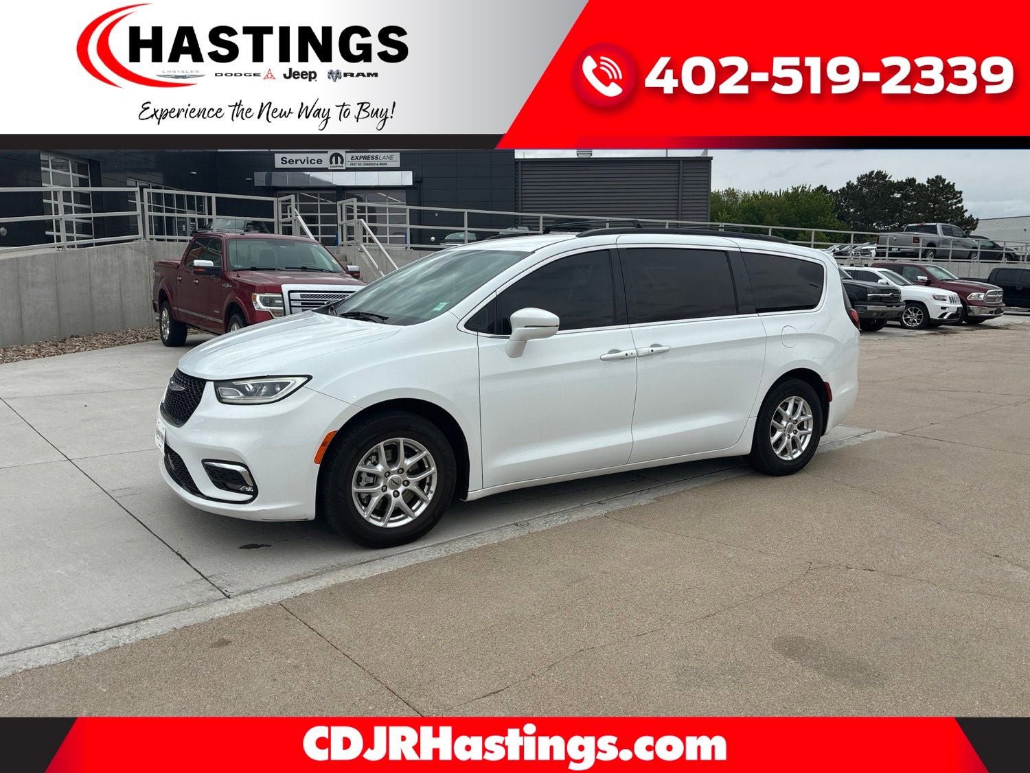 Used 2022 Chrysler Pacifica Touring-L FWD image 1