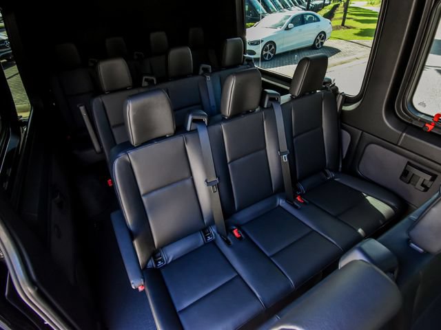Used 2020 Mercedes-Benz Sprinter 2500 image 27
