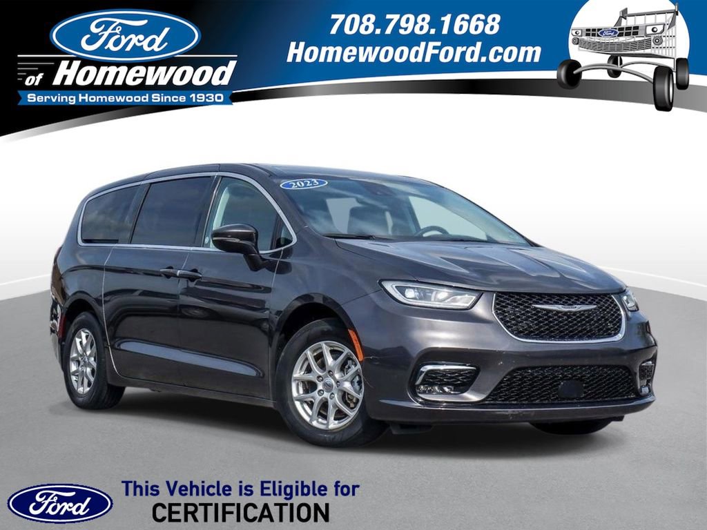 Used 2023 Chrysler Pacifica Touring-L FWD video 1