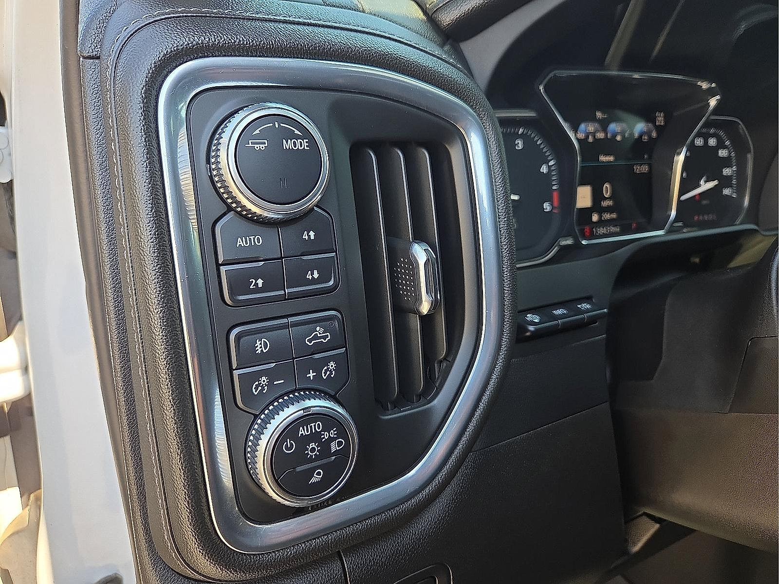 Certified 2023 GMC Sierra 2500 Denali w/ Denali Ultimate Package AWD/4WD image 11