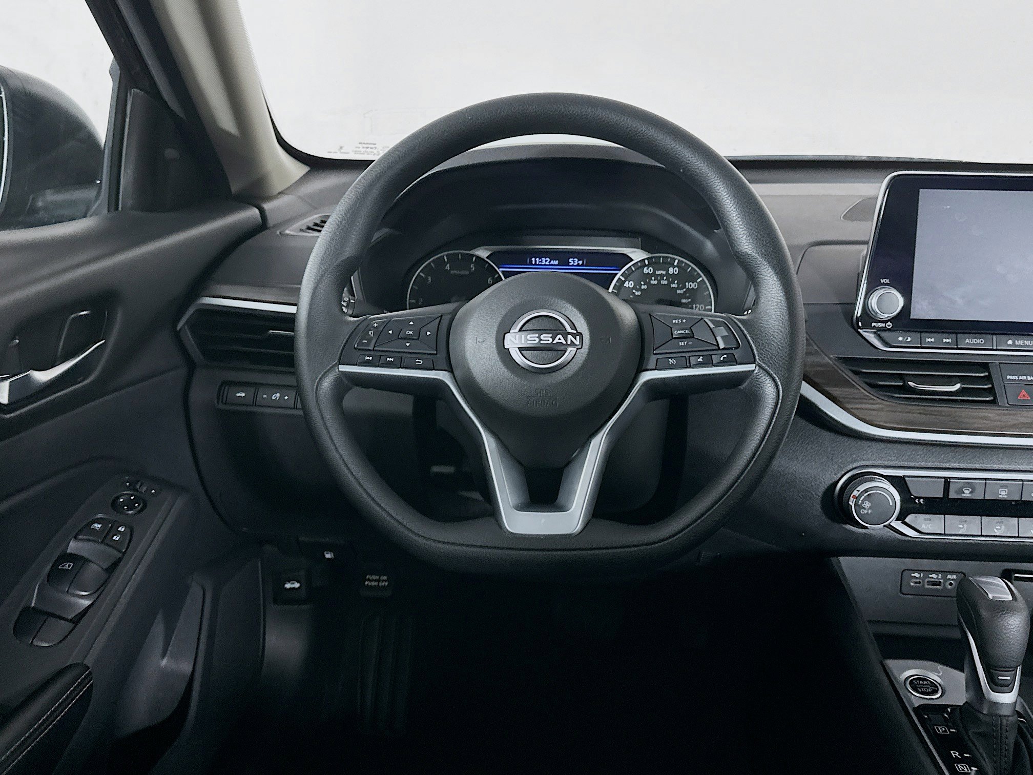 Used 2025 Nissan Altima 2.5 SV image 17