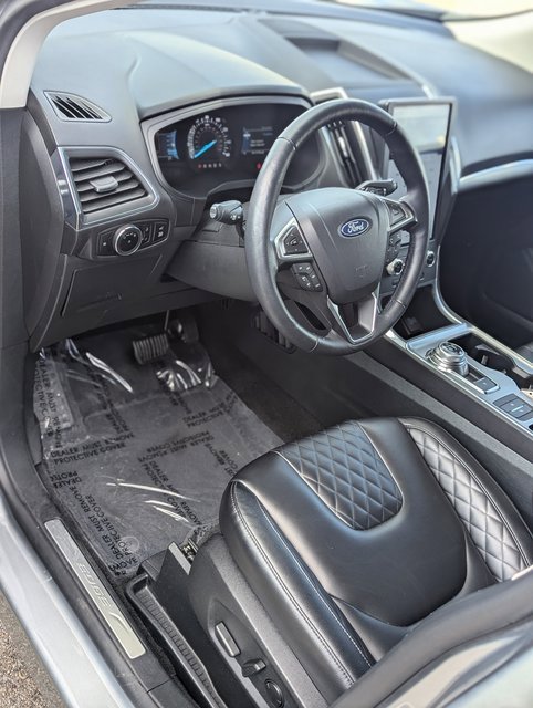 Used 2024 Ford Edge Titanium image 10